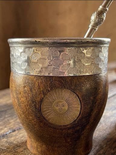 Detalle del mate imperial Sol de Mayo